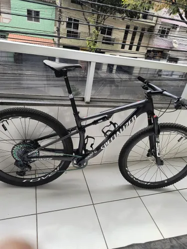 Bike specialized epic full aro 29...vendo grupo é restante separadamente etc.. 