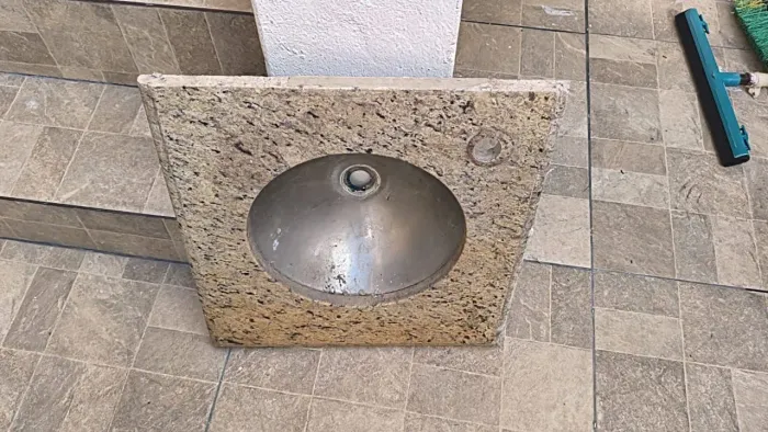 Pia de granito de canto