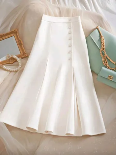 Saia Midi Off-White Elegante com Botões
