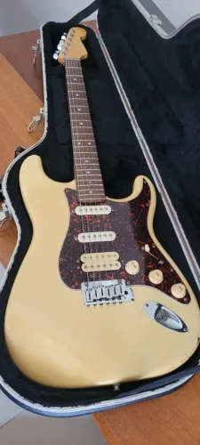 GUITARRA FENDER AMERICAN DE LUXE