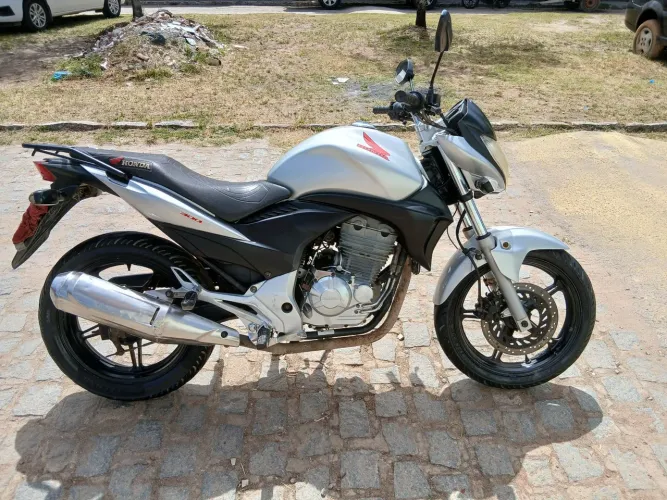 CB300R 2010 muito boa 8.300