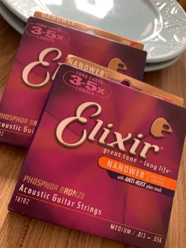 Cordas Elixir Nanoweb Phosphor Bronze - 16102 - Médio