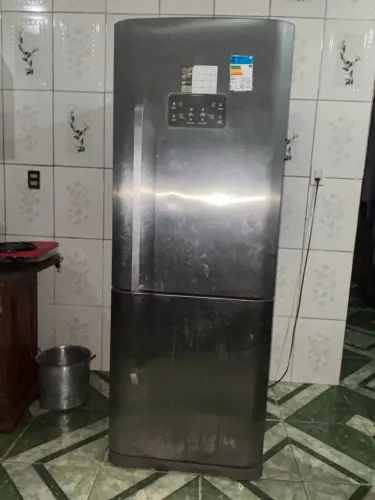 Geladeira Electrolux seminova bem cuidada