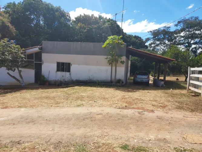 Kitnets/casa dentro uma chácara urbana Jaiara/Anapolis. 