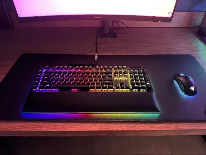 Teclado mecânico Razer Blackwidow V4 PRO