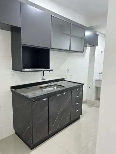 Excelente apartamento com móveis planejados, primeira locação.