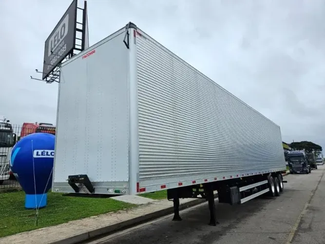 Baú Facchini 30 plts 15.40 x 2.90 zero km ano 2026 chapa xadrez roda de alumínio e pneus