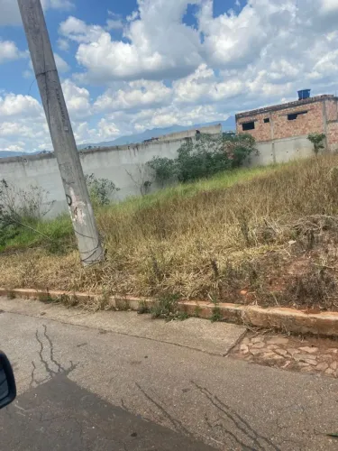 LOTE BAIRRO NOVO IGARAPÉ/ NA AVENIDA.