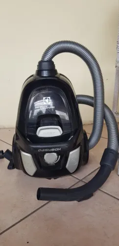 Aspirador portátil eletrolux easybox 1600w filtro HEPA em ótimo estado!