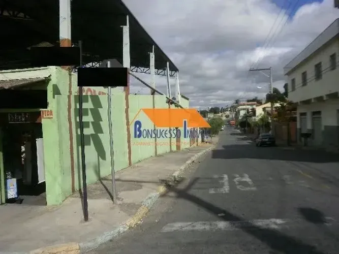 Terreno em Belo Horizonte, no bairro Tupi, à venda.