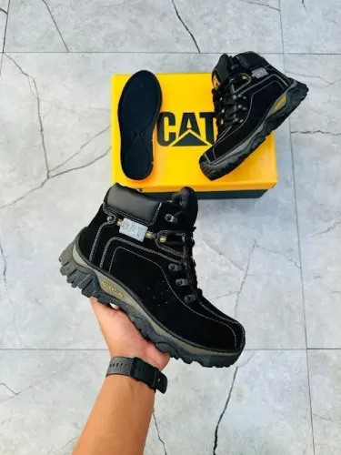 Caterpillar Preta Nova