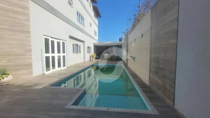 Casa com 5 dormitórios à venda, 300 m² por R$ 2.700.000,00 - Camboinhas - Niterói/RJ