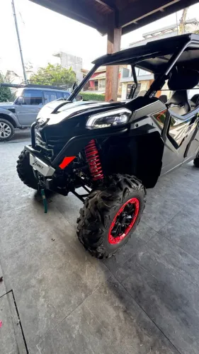 UTV 1000 cilindradas em perfeito estado com apenas 1500 km