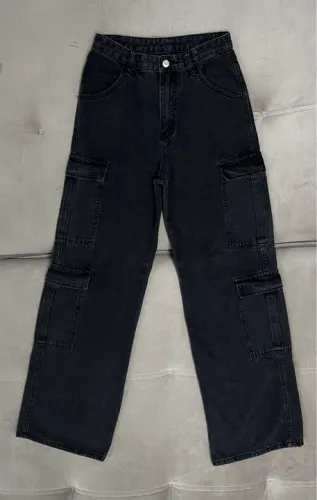 Calça Jeans Cargo Com Bolsos Preta - Tamanho PP (serve 34/36)