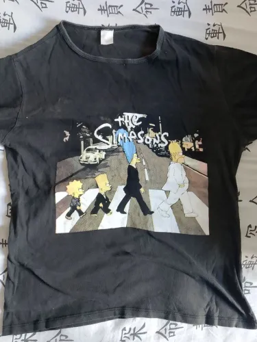 Camisa dos Simpsons beatles abbey road, tamanho M jr