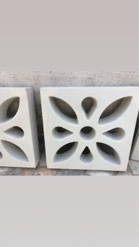 Tijolo de concreto modelo Flor . Cobogo 