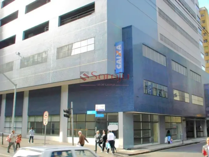 Saraju Imobiliária Aluga loja comercial de rua - De frente para a Rua José Loureiro com es