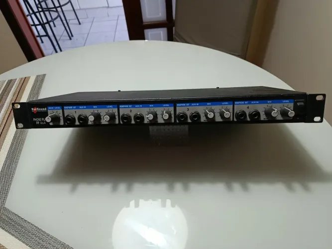 Power play retorno fones rack 4 canais
