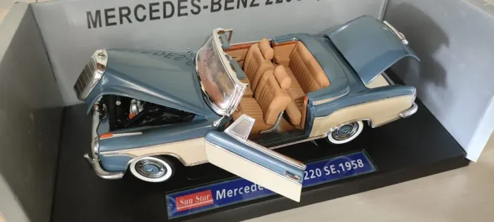 Mercedes-Benz 220 SE 1958 - Escala 1:18