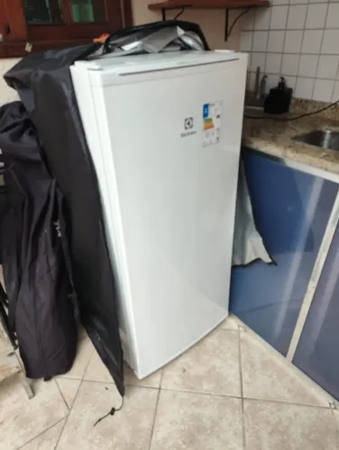 Freezer Eletrolux 162L 7 meses de uso ainda na garantia
