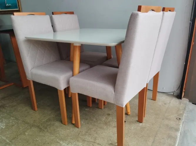 Conjunto Mesa de Jantar com 4 Cadeiras madeira