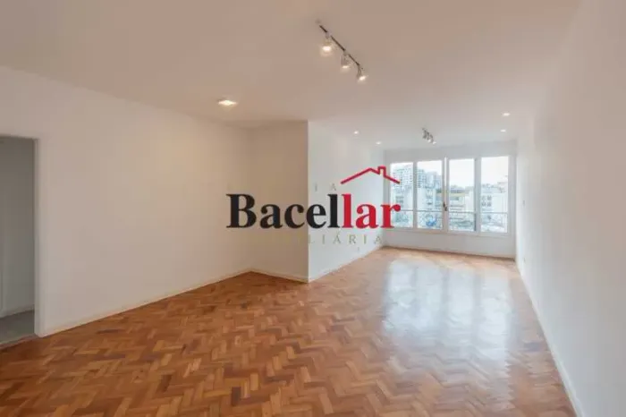Apartamento : / Residencial / Tijuca