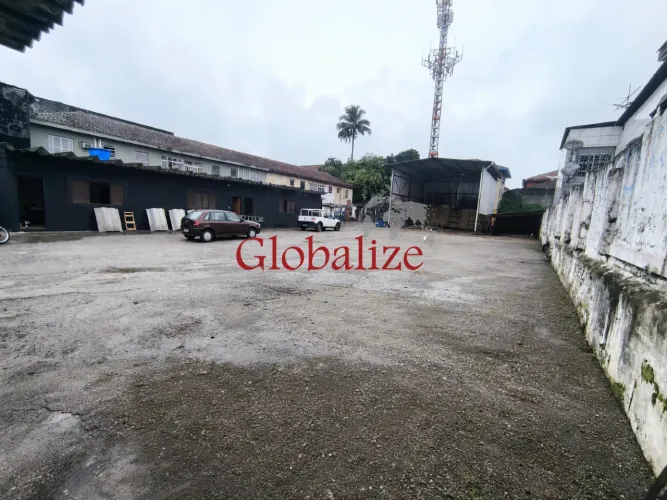 Locação de Terreno Comercial no Macuco, ao lado da av. Perimetral  1.250m², 5 Salas, 5 Ban
