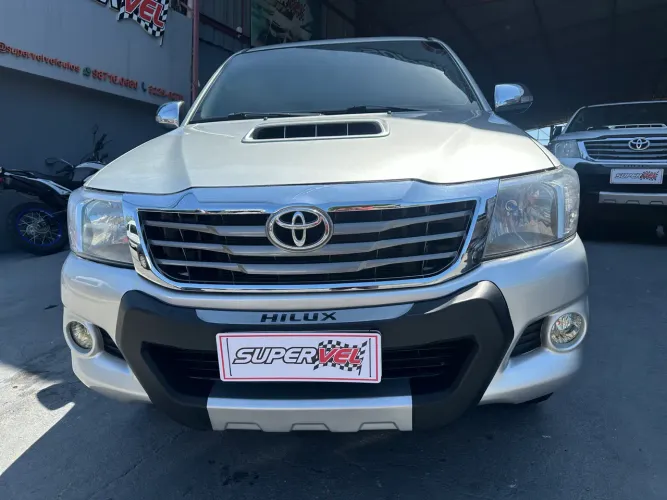 Toyota Hilux CD SRV D4-d 4X4 3.0 TDI Diesel AUT 2013
