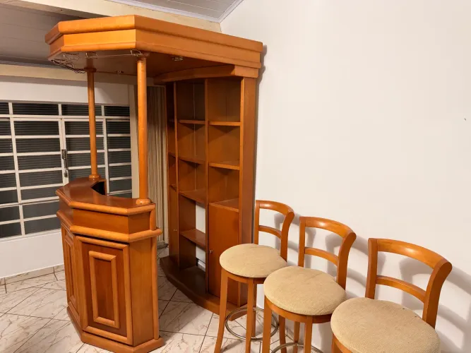 BAR RESIDENCIAL COMPLETO EM MADEIRA