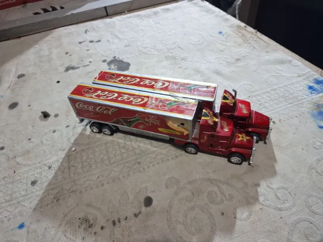 2 caminhões coca cola