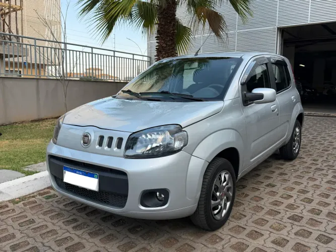 Fiat Uno Vivace Celeb. 1.0 EVO F.flex 8V 5P 2013