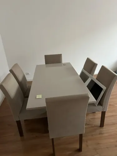 Mesa de Jantar 6 Lugares Cinza com Cadeiras Estofadas