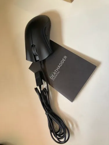 Mouse Razer Deathadder Essential - NOVO
