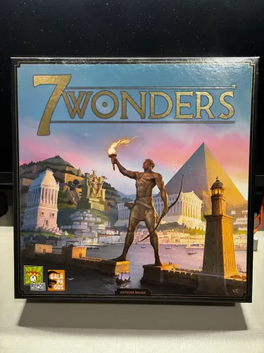 7 Wonders 2ª Edição Galápagos + Sleeves - Excelente Estado