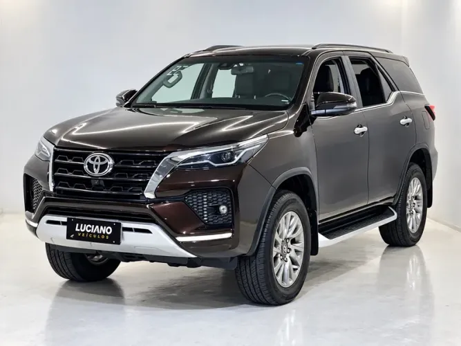 Toyota Hilux SW4 SRX 4X4 2.8 TDI 16V Dies. Aut. 2022