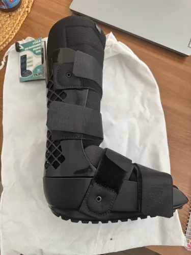 Vendo bota ortopédica Tima ( nova)