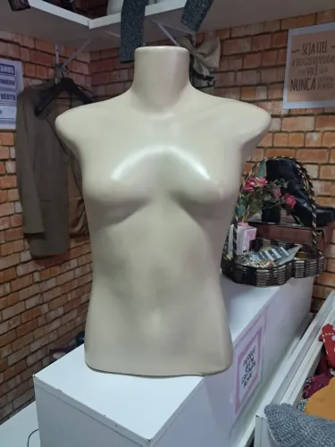 Manequim feminino