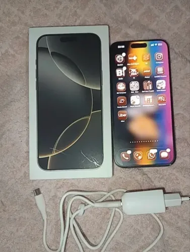Vendo com nota fiscal com a caixa  iPhone  16 pro Max 