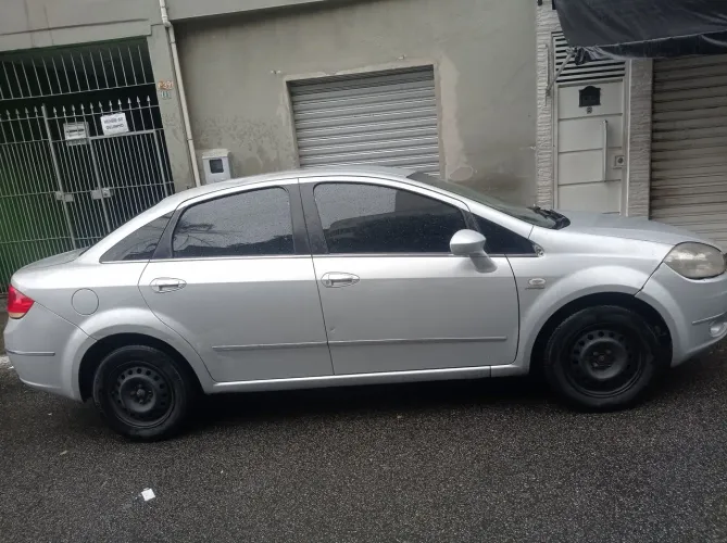 Fiat Linea 1.9/ HLX 1.9/1.8 Flex Dualogic 4P 2009