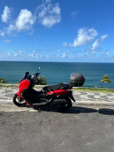 Yamaha NMAX 160 ABS 2023 Vermelha + Baú - Impecável!