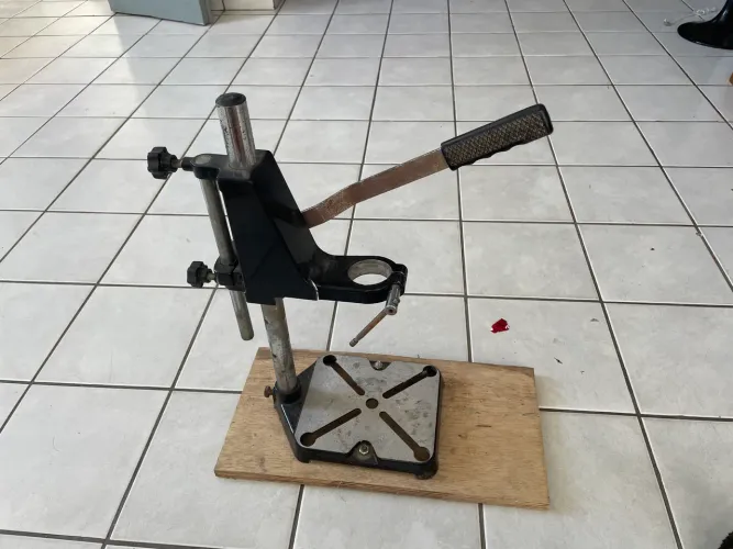 Suporte de bancada para furadeira