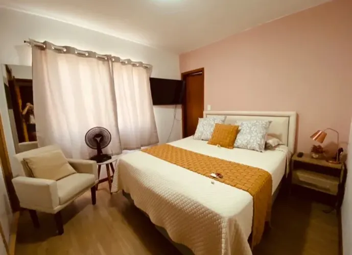 Quarto com banheiro privado centro BC