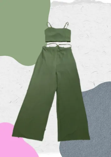 Conjunto verde, calça e cropped