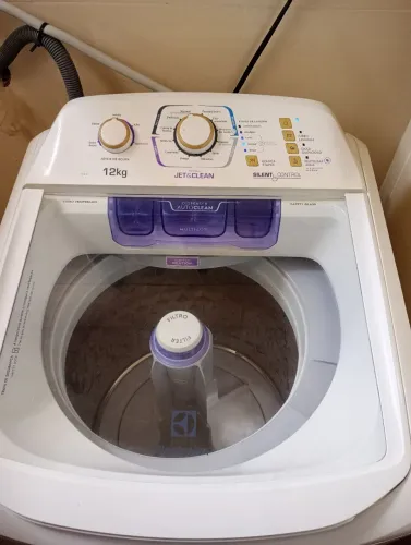 Máquina de lavar roupa Eletrolux