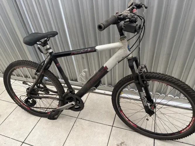 Bike alumínio com marca shimano