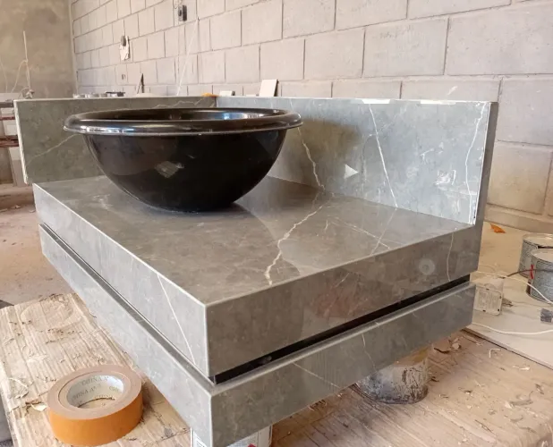 Bancada em porcelanato para banheiro