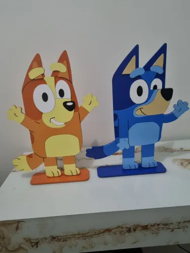 Display de mesa Bluey e Bingo em 3d. Pintura 
