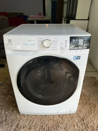 Maquina Electrolux Lava e Seca touch digital 11kg tambor inox várias funções ((ENTREGO))