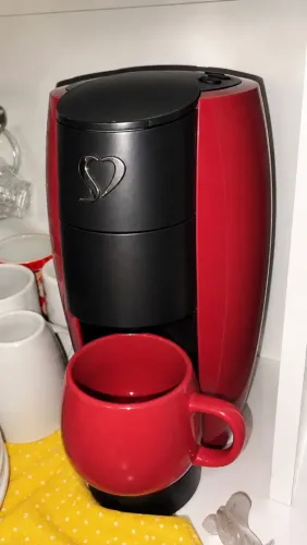 3 Corações TRES Cafeteira Espresso e Multibebida LOV Vermelha - 220V