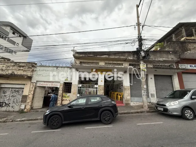 LOTE COM 03 LOJAS E ÁREA EXTERNA À VENDA NO BAIRRO CACHOEIRINHA